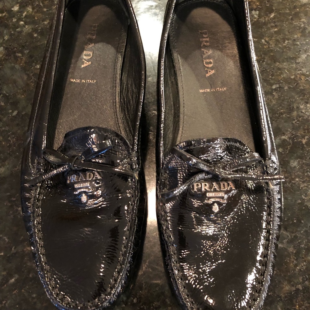 Prada patent leather driving shoes flats 39 loafer